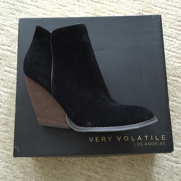 Very Volatile Shoes Very Volatile Wedge Boots Black Sz 8 Very Volatile Shoes Very Volatile Wedge Boots Black Sz 8